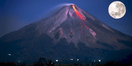 Yellowstone Officials: There “Could be a Supervolcano Eruption Imminently”