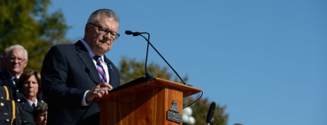 Ottawa : Solicitor General of Canada Ralph Goodale Nurse Spews Trudeau Policies Up His Boxing Undefeated Carreer